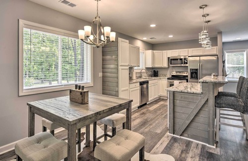 Manning House | Charming Lake Marion Getaway Near Outdoor Fun