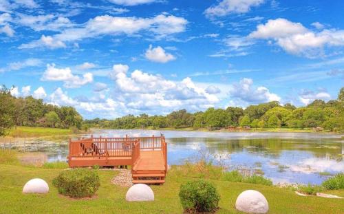 Lake Helen House | Charming Lakefront Room with Private Porch & Canoe Rentals Near Lake Helen, Florida