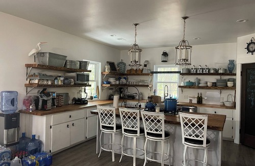 Edisto Island House | Charming Mid/Long Term Rental , Fast Fiber Internet, Big Covered porch, 3bdrm