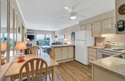 Hilton Head Island Condo | Charming Oceanfront Retreat, Steps from Coligny Plaza!
