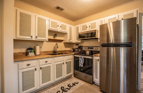 Port Royal House | Charming Port Royal Cottage: Walk to Dining, 5 Min to Parris Island, Beach & Bike Trails!