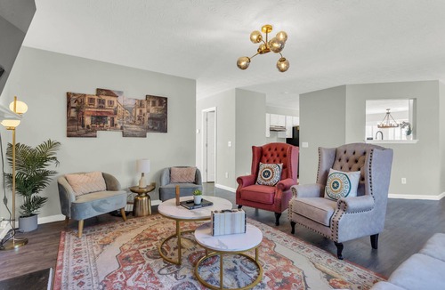 Gwinnett Place House | Charming Retreat Prime Location & Kids' Playground