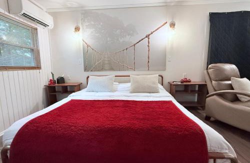 Anderson House | Charming Romantic Lakefront Cottage or Guest Room Depending on Availability Near Golf