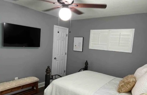 Conway House | Cheerful 3 Bedroom Home in Sunny Orlando