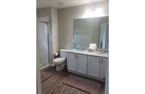 Trafalgar Village House | Cheerful and relaxing 3 bedrooms townhouse