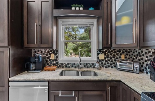 Kings Grant House | Cheryl House - We Love Doggies - Mid Town Location