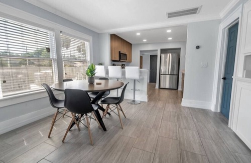 St. Petersburg House | Chic 3 Bedroom 3 Bathroom Grand Central Bungalow