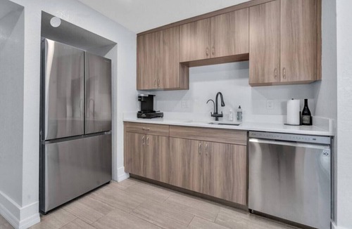 St. Petersburg House | Chic 3 Bedroom 3 Bathroom Grand Central Bungalow
