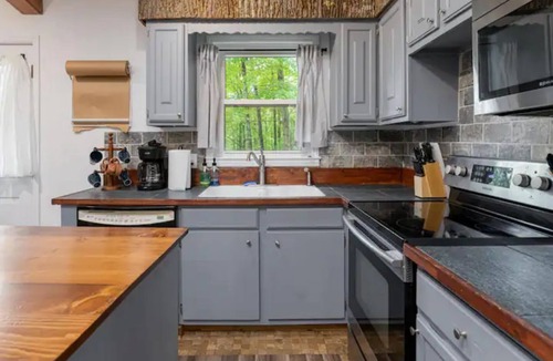 Brevard House | Chic Modern Mountain Hideaway