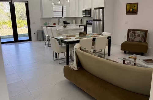 Punta Gorda House | Chic New Build Duplex/King Suite & Cover Lanai
