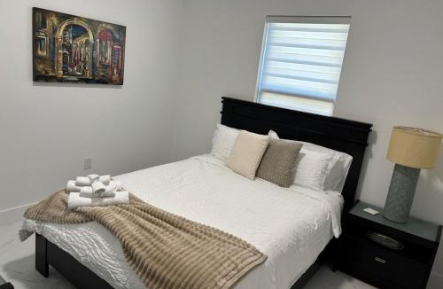 Punta Gorda House | Chic New Build Duplex with King Suite and Cover Lanai