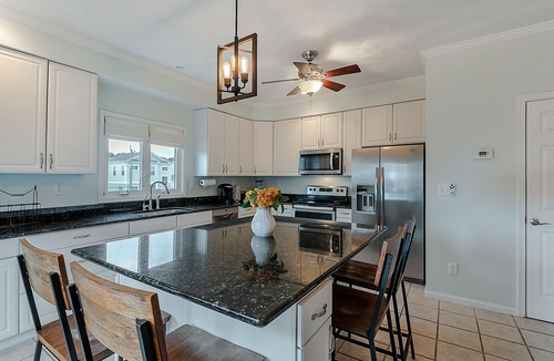 Chic's Beach House | Chic’s Beach Retreat Sleeps 12 Ocean Views - 30 day min