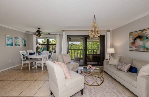 Hammock Bay Condo | Chic Tropical Retreat Minutes from Marco Island & Naples