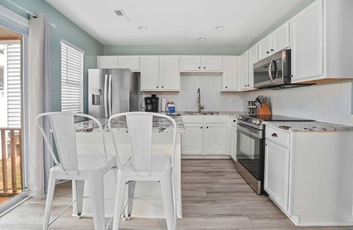Charleston House | Chucktown Charm- 8 mins to Credit One