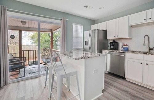 Charleston House | Chucktown Charm- 8 mins to Credit One