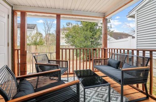 Charleston House | Chucktown Charm- 8 mins to Credit One
