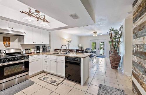 Hobe Sound House | Citrus Cottage (Peggy's Retreat)