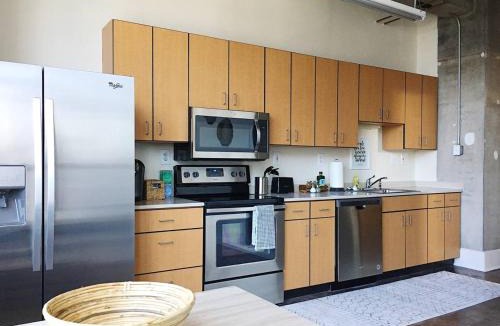 Old City Apartment | City Loft w View of Gay St