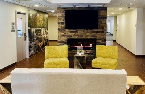 Albemarle Hotel | Clarion Pointe Albemarle