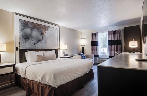 Pooler Hotel | Clarks Inn Savannah Airport