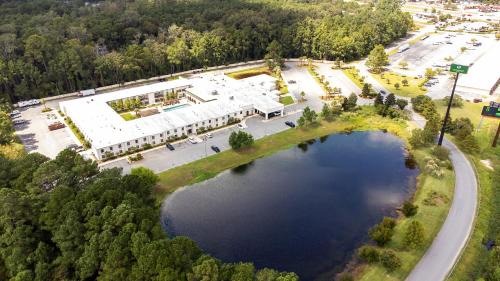 Pooler Hotel | Clarks Inn Savannah Airport