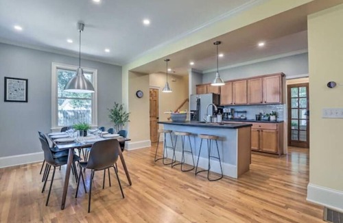Athens House | Classic City Dawg House- Charleston Style Home, Firepit, Relaxing porches
