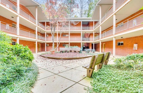 Athens Apartment | Classic City Getaway - Walk to Sanford Stadium