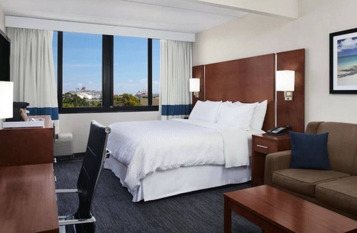 Harbordale House | Classy & Restful King Room near Stranahan