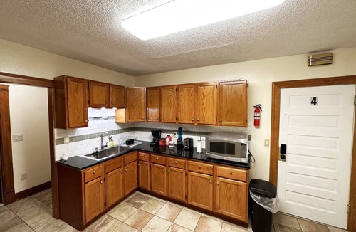 Downtown Minneapolis Apartment | Clean 1st floor 4 bedroom Near Downtown [1-4]