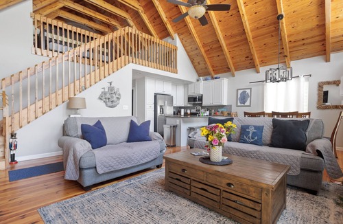 Seneca House | Clemson Tigers Football Season is quickly approaching. Book your stay today!
