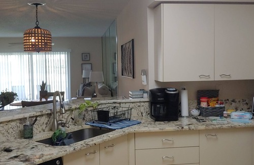 Isla del Sol Condo | Close to beach, St Petersburg Fl. Stylish 1st floor