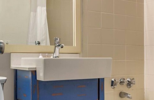 St. Pete Beach Resort | Close to St. Peach Beach | Garden View Room | Your Ultimate Getaway is Here!