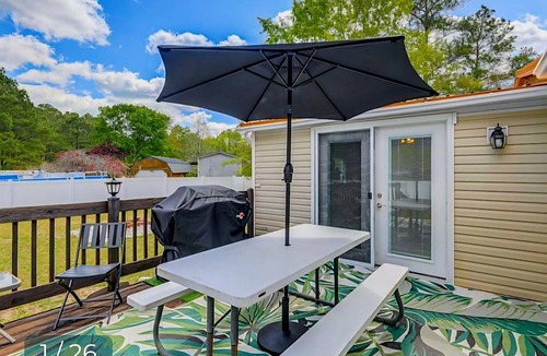 The Point House | "Coastah" GEM JACUZZI TUB FIREPIT/GRILL LG Fenced Yard Short drive to Beaches