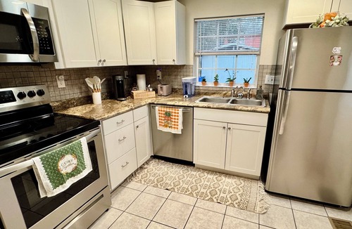 Bradenton House | Coastal Casita Retreat - Near Anna Maria Island and DT Bradenton