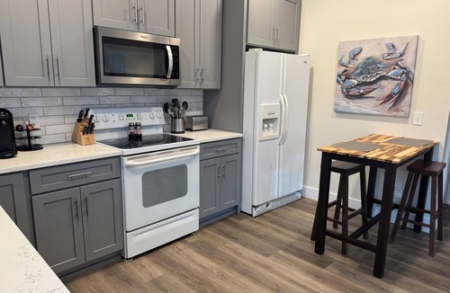 Wilmington Cottage | Coastal Cozy Cottage-near UNCW, Wrightsville Bch, Downtown & the ILM airport.