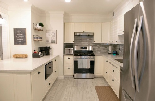 Thunderbolt House | Coastal Haven Near Beach Near Downtown