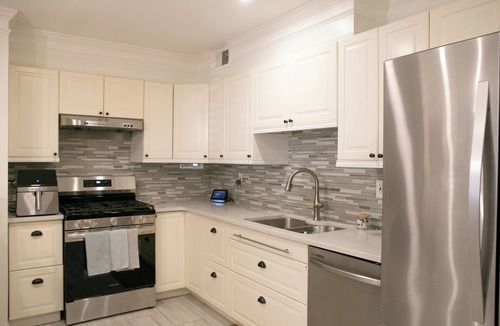 Thunderbolt House | Coastal Haven Near Beach Near Downtown