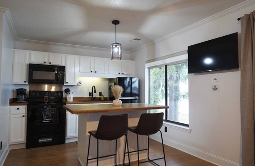 Beaufort Condo | Coastal Luxury Retreat with Deep Water View