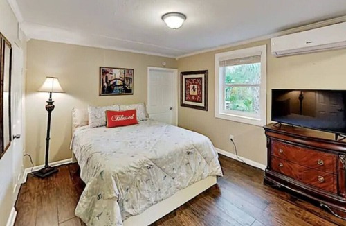 St. Petersburg House | Coastal Palace: A Luxurious 5BR Retreat