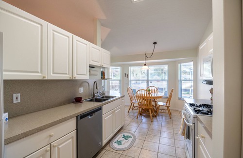Sebastian Highlands House | ☆☀︎❀Coastal Retreat! Heated Pool, Boat/RV Parking Double Lot, 3 miles to Beach!