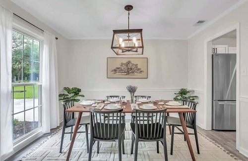 Savannah House | Coastal Retreat w Heated Pool Near Beach & City