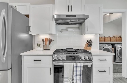 Savannah House | Coastal Retreat w Heated Pool Near Beach & City
