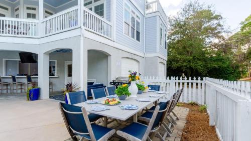 Folly Field House | Cobalt Coast by AvantStay
