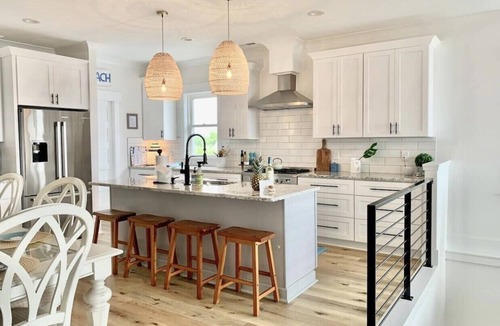 Wilmington Beach House | Coco Bay 4 Min Walk to Beach & Tiki Bar Rooftop Ocean Views Sleeps 12