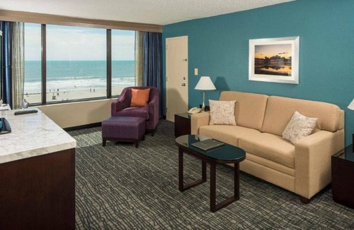 Cocoa Beach Hotel | Cocoa Beach Coastal Retreat | Minutes to Cocoa Beach Pier, Outdoor Pool