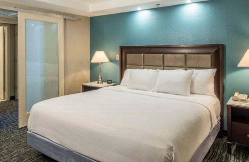 Cocoa Beach Hotel | Cocoa Beach Coastal Retreat | Minutes to Cocoa Beach Pier, Outdoor Pool