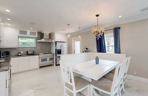 Bel Air House | Coconut Oasis Across from the Beach - Luxury 3-bedroom Chef's Kitchen & Privacy.