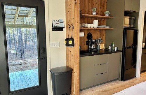 Elberton Cabin | Coldwater Cove - New Zook Cabin on 19 Acres