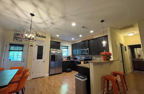 Murraysville House | Colorful 3-bedroom home; located only 15 min from Wrightsville Beach & shopping.