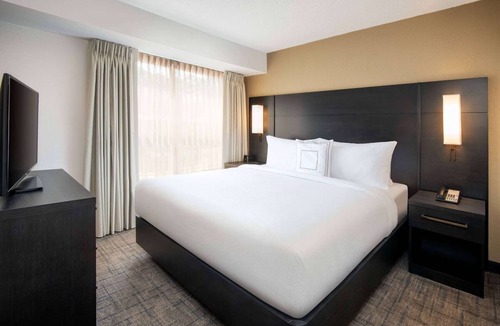 Town Center Hotel | Comfort and Convenience! Private Kitchen, Free Breakfast, Pet-friendly, Pool!